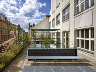 Architekt Fiala zpřístupnil a oživil všechny do té doby nepřístupné balkony a terasy (foto: Filip Šlapal)