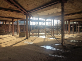 Budova získala novou dvoranu a dvojitý prosklený plášť