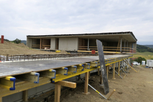 Hrubá stavba opěrné stěny