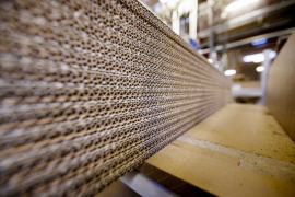 Výrobce střešních oken VELUX odstraňuje plasty z obalů