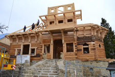 Autoři projektu se rozhodli využít co nejvíce původních konstrukcí. Ty, které byly zničeny, nahradili novými, avšak s použitím původních postupů a metod.