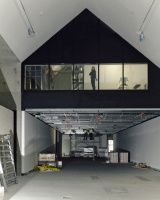 Nad výstavním sálem vznikla nová střecha s vestavbou