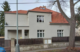 Rodinné domy a obytné stavby: 2. místo - Vila Višňová, Praha 4 - Krč