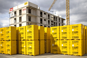 Široký sortiment pórobetonu Ytong dovoluje stavět rychle, kvalitně a flexibilně i větší bytové domy