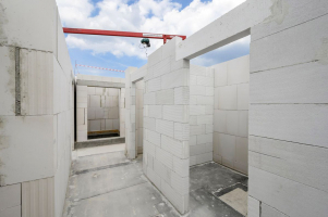 Výstavba z velkoformátových tvárnic a panelů z pórobetonu Ytong a vápenopísku Silka je z pohledu investora, architekta i realizační firmy snadná a naprosto přesná