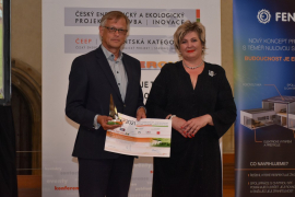 Titul za společnost HELUZ převzal Petr Stejskal, Business Development Manager HELUZ GROUP.