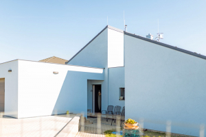 Úsporné a originální rodinné bydlení