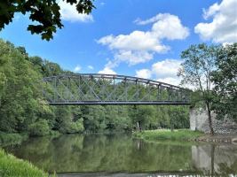 Kompozitní mřížkové rošty MEA na železničním mostě s velkým rozpětím u Ratají nad Sázavou