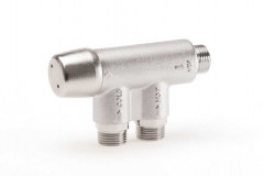 Automatický termostatický směšovací ventil NovaMix Compact 70 zajišťuje konstantní teplotu směšované vody v místě odběru a používá se v sanitárních aplikacích v soukromém i veřejném sektoru. Díky svému vizuálně atraktivnímu designu je vhodný i pro viditelnou instalaci přímo pod umyvadlo (foto: Taconova Group AG)