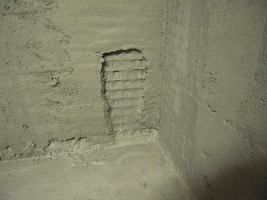 Vhodným materiálem pro vytvoření vodotěsných omítek jsou cementové prefabrikované směsi s krystalizační přísadou XYPEX – WATERFIX XP TH