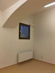 Kombinací materiálů Freezteq, Xypex a speciálních voděodolných malt lze řešit sanace suterénních a sklepních prostor, kde situace neumožňuje zastavit vlhkost z vnější strany objektu