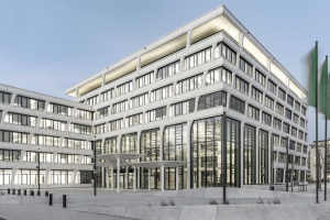 11,75 m vysoké sloupy fasády byly realizovány s pomocí nosníkového bednění PERI. Budova zaujme již svým vnějším vzhledem