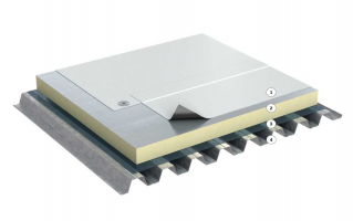 Systémová skladba ploché střechy s hydroizolačním systémem EverGuard: 1. Hydroizolační střešní fólie EverGuard TPO , 2. Tepelná izolace BMI Thermazone PIR 50µ ALU , 3. Parozábrana ze samolepicího pásu z SBS modifikovaného asfaltu Alu-Tec FR , 4. Nosná konstrukce z trapézového plechu s organickou povrchovou úpravou