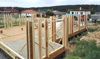 Z průběhu stavby
