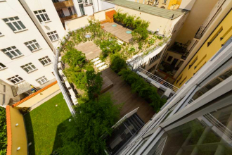 Zelená oáza v pražském vnitrobloku