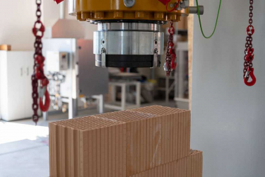 Výzkumné centrum HELUZ v Dolním Bukovsku