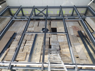 Nově instalovaný pultový světlík