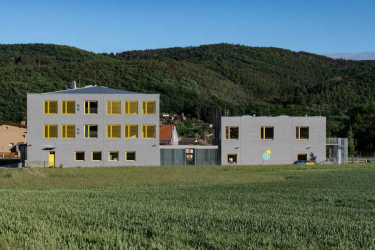 Nová mateřská a základní škola v Letech