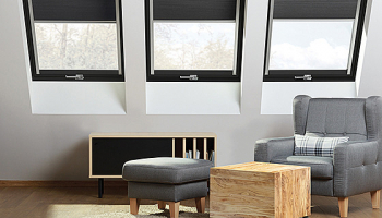 Antracitové střešní okno FAKRO