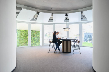 Důraz je kladen na komunikaci a neformální diskuse založené na principech New Work, Schüco One ohlašuje novou éru ve světě práce