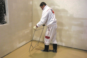 Baumit Alpha – práce s vibrační latí