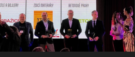 Nejdůvěryhodnější značka 2022 - třetí zleva Karel Pacourek, generální ředitel DZ Dražice