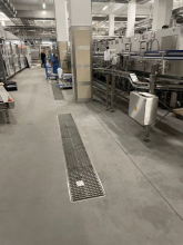 Výstavba nové linky na plnění plechovek pivem Budvar byla náročná na termín a kvalitu provedení nerezových žlabů MEA