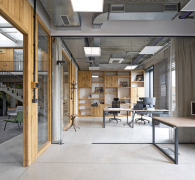 Prefabrikovaný betonový skelet se systémem sloupů, průvlaků a ztužidel