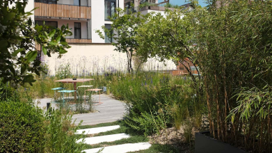 Truhlářská – Střešní zahrada ve vnitrobloku