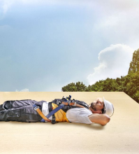 Mysleme na životní prostředí s DHF deskou na střeše. Ten, kdo vsadí na dřevo, může upustit od použití fólie