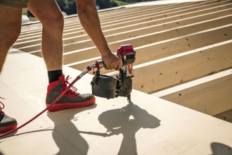 EGGER DHF deska je optimálním materiálem pro střešní konstrukce © Klaus Bauer