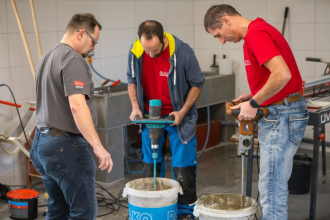 Výrobce obkladů a dlažeb RAKO otevřel vlastní školicí centrum pro obkladače s možností aktivního zapojení všech účastníků kurzů
