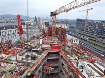 Na stavbu hotelu společnost TBG Metrostav dodala více jak 7000 m3 betonu. Foto: Radek Čermák