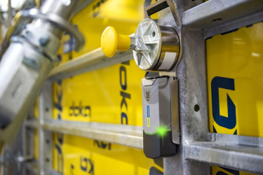 S realizací pohledových betonů může pomoci řada moderních systémů. Například vyzrávání betonu sleduje senzorový systém Doka Concremote, tlak v konstrukci pak pomůže ohlídat senzorový systém Doka Xact (na snímku)