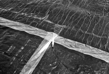 Obr. 9b: Detail netěsného T-spoje