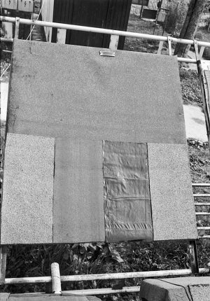 Obr. 12: Pásy na panelu VHL Štrba v roce 1991 – druhý zleva SBS Elastobit, třetí Hydrofol PP