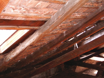 Obr. 3b: Pôvodný stav podkrovia