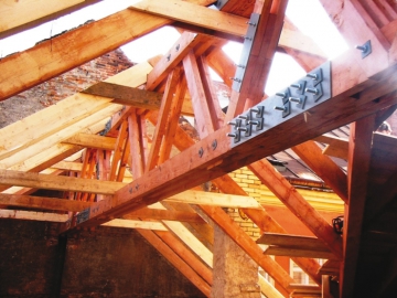 Obr. 4b: Výstavba podkrovia