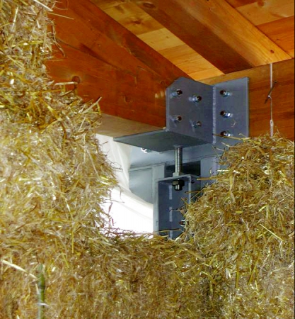 Obr. 8b: Uložení střechy na sloupy u hybridních systémů – ocelový detail