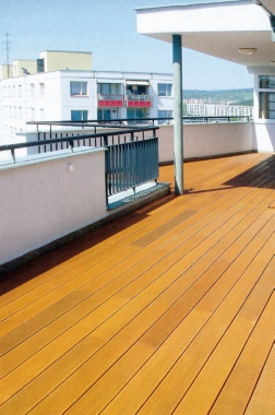 Obr. 21: Terasa s palubovou podlahou