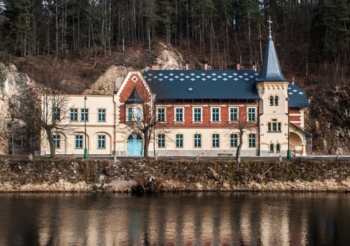 Obr. 5: Rekonstrukce a dostavba bytového domu Stallburg, Kyselka u Karlových Varů