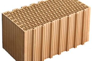 HELUZ navýšil trojnásobně výrobu cihelných bloků FAMILY