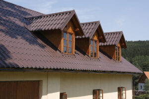 Lehká krytina Lindab Topline pro starobylý dům