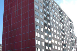 Bytový dům Hrabákova 1972–1974 – vítěz internetové ankety při soutěži o nejlépe zregenerovaný panelák