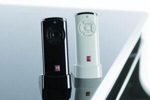 Dálkové ovládání vrat s kontrolou polohy vratových křídel