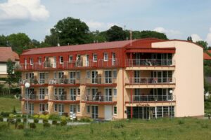 Lindab snižuje ceny střešních krytin a příslušenství střech