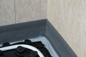 Postup lití podlah z anhydritových nebo cementových potěrů