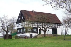 Den otevřených podstávkových domů