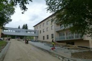 Materiály Thomsit se osvědčily při lepení linolea a vinylové krytiny na podlahách a stěnách Domova pro seniory