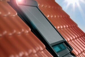 Nová generace markýz FAKRO pro střešní okna